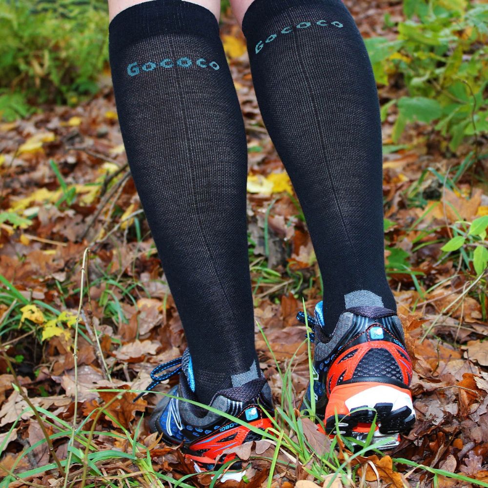 Compression_Wool_Svart_i_skog.jpg